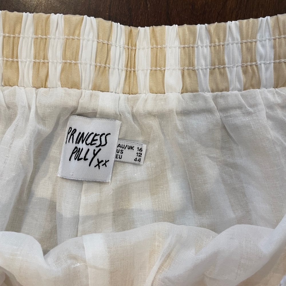Princess Polly Shorts Size 12 Beige and White stripe fully lined - Picture 3 of 3